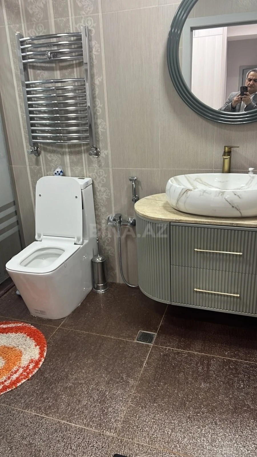 Kirayə verilir 2 otaqlı mənzil 104 m²