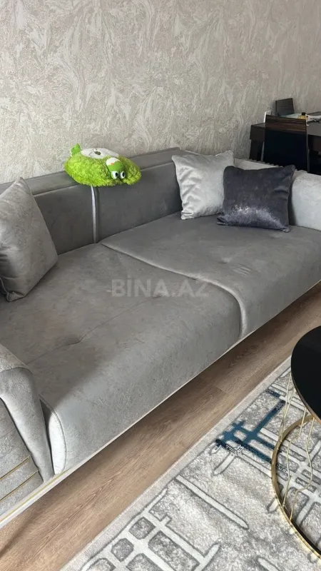 Kirayə verilir 2 otaqlı mənzil 104 m²