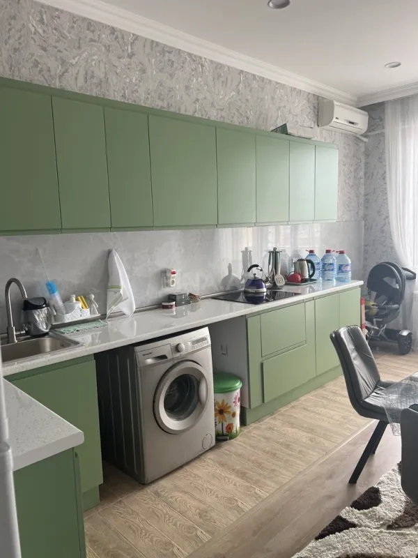 Kirayə verilir 2 otaqlı mənzil 104 m²
