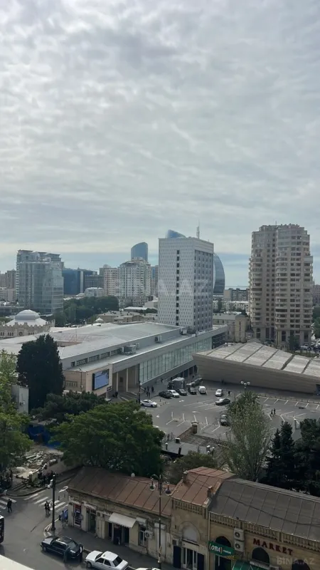 Kirayə verilir 2 otaqlı mənzil 104 m²