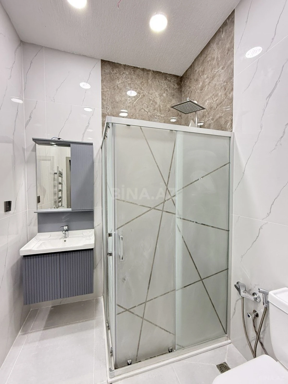 Satılır 4 otaqlı həyət evi 135 m²