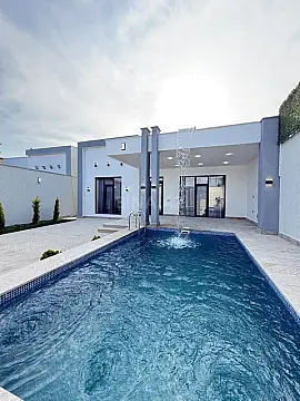 Satılır 4 otaqlı həyət evi 135 m²