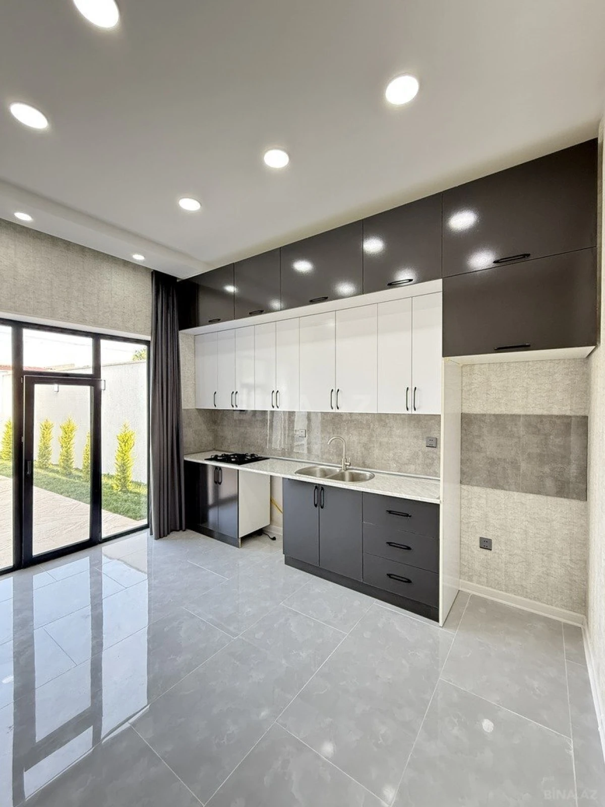 Satılır 4 otaqlı həyət evi 135 m²