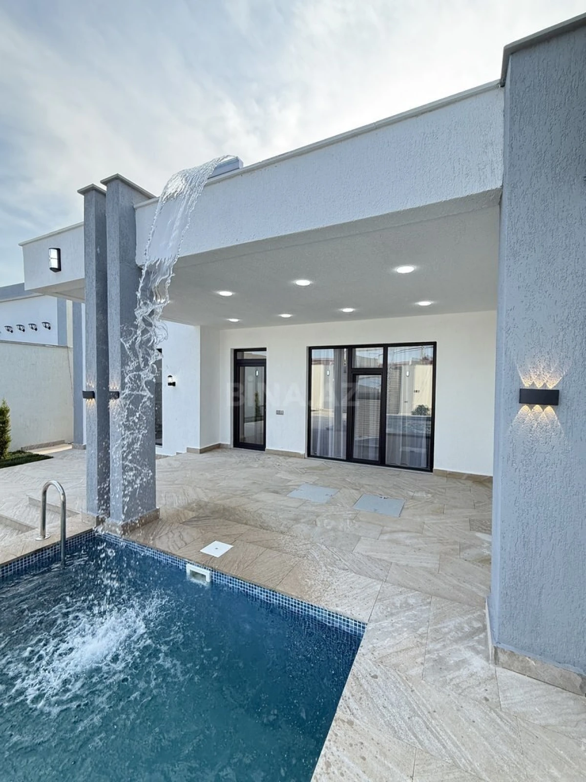 Satılır 4 otaqlı həyət evi 135 m²