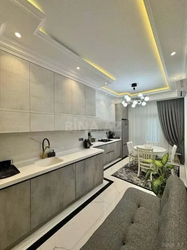 Satılır 3 otaqlı mənzil 124 m²