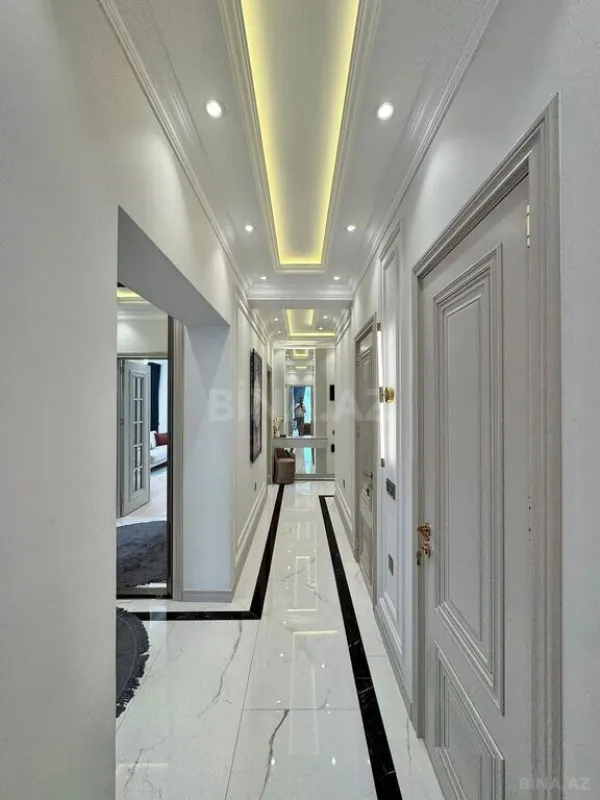 Satılır 3 otaqlı mənzil 124 m²