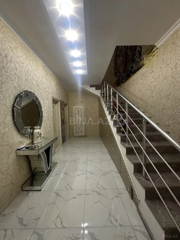 Satılır 4 otaqlı həyət evi 200 m²