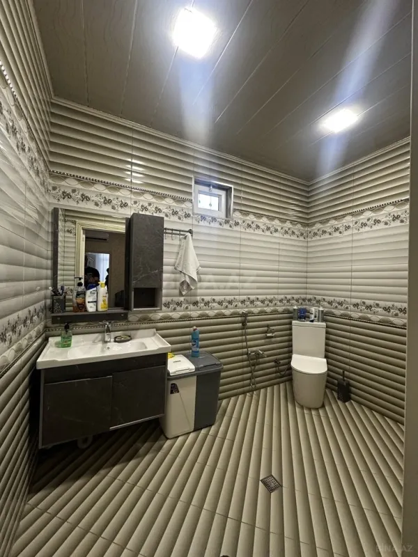 Satılır 4 otaqlı həyət evi 200 m²