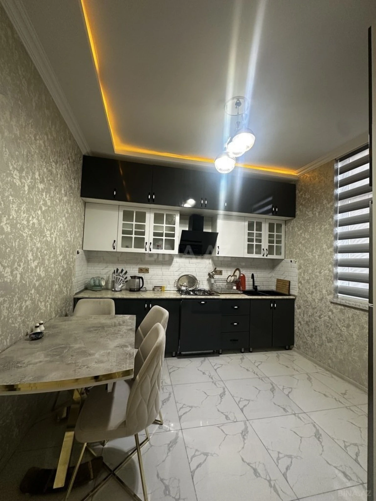 Satılır 4 otaqlı həyət evi 200 m²