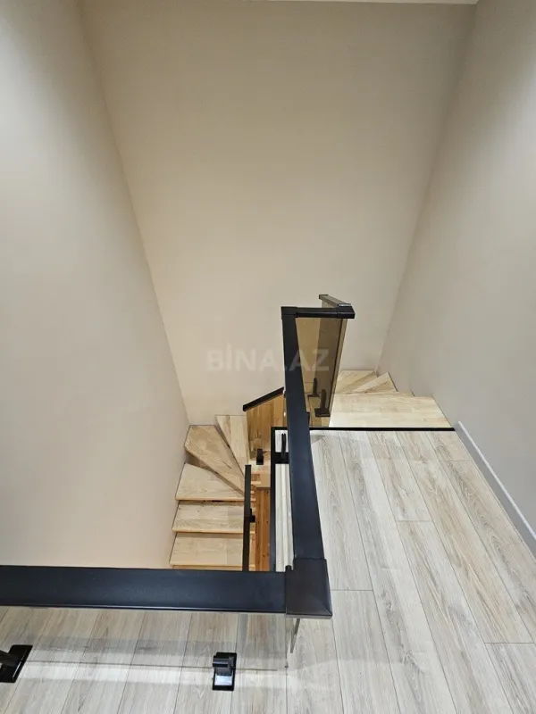 Satılır 7 otaqlı həyət evi 350 m²