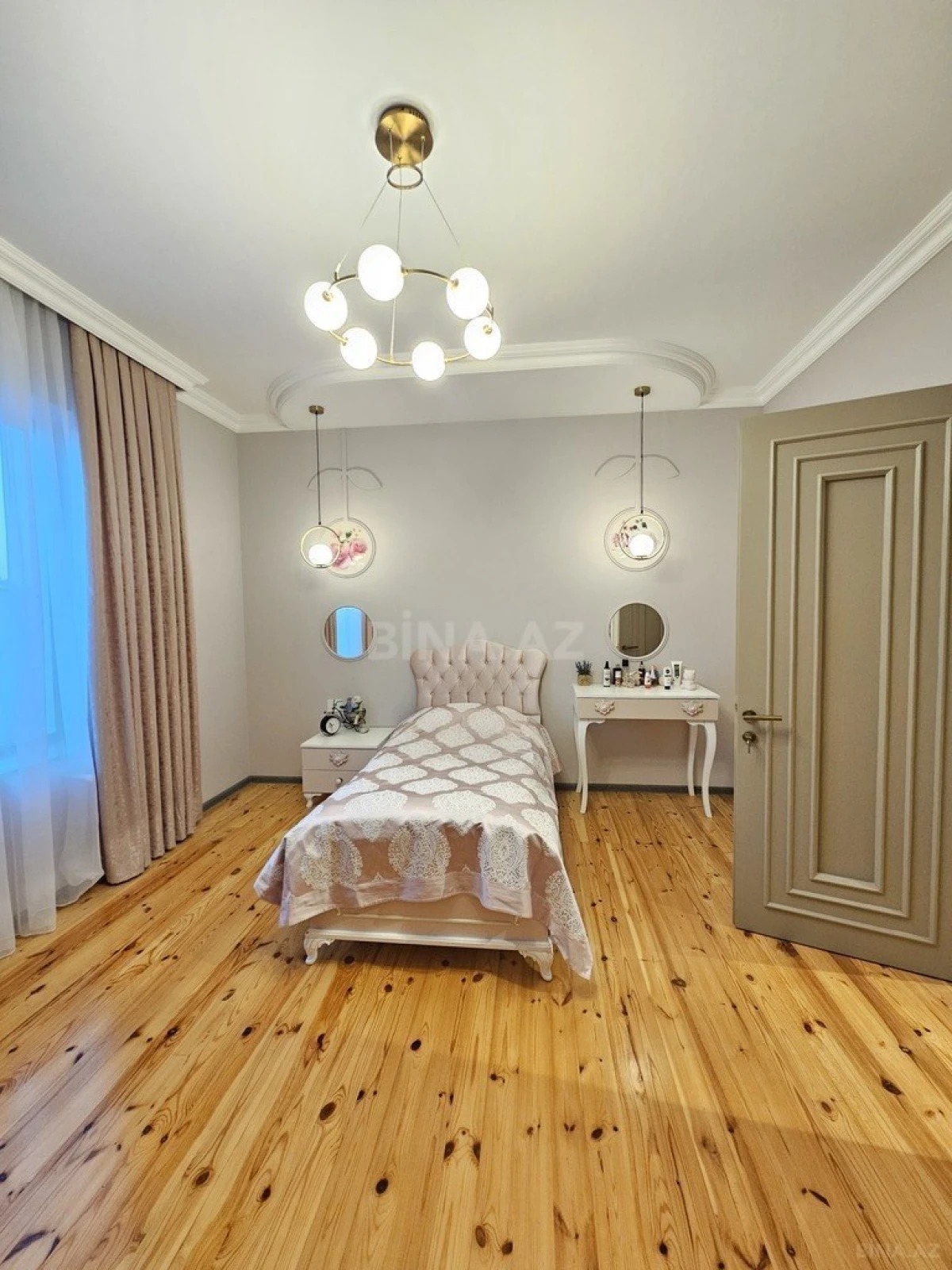 Satılır 7 otaqlı həyət evi 350 m²