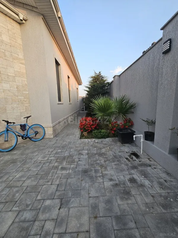 Satılır 7 otaqlı həyət evi 350 m²