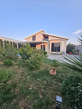 Satılır 7 otaqlı həyət evi 350 m²