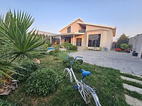 Satılır 7 otaqlı həyət evi 350 m²