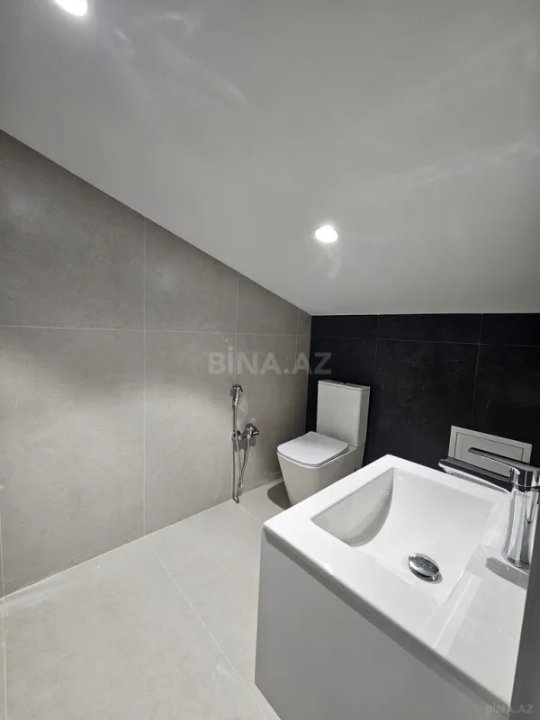 Satılır 7 otaqlı həyət evi 350 m²