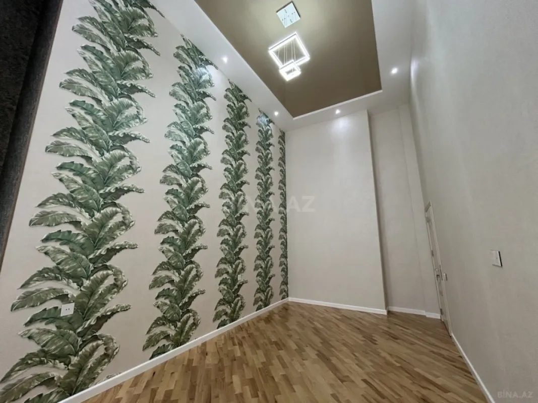 Satılır 4 otaqlı mənzil 140 m²