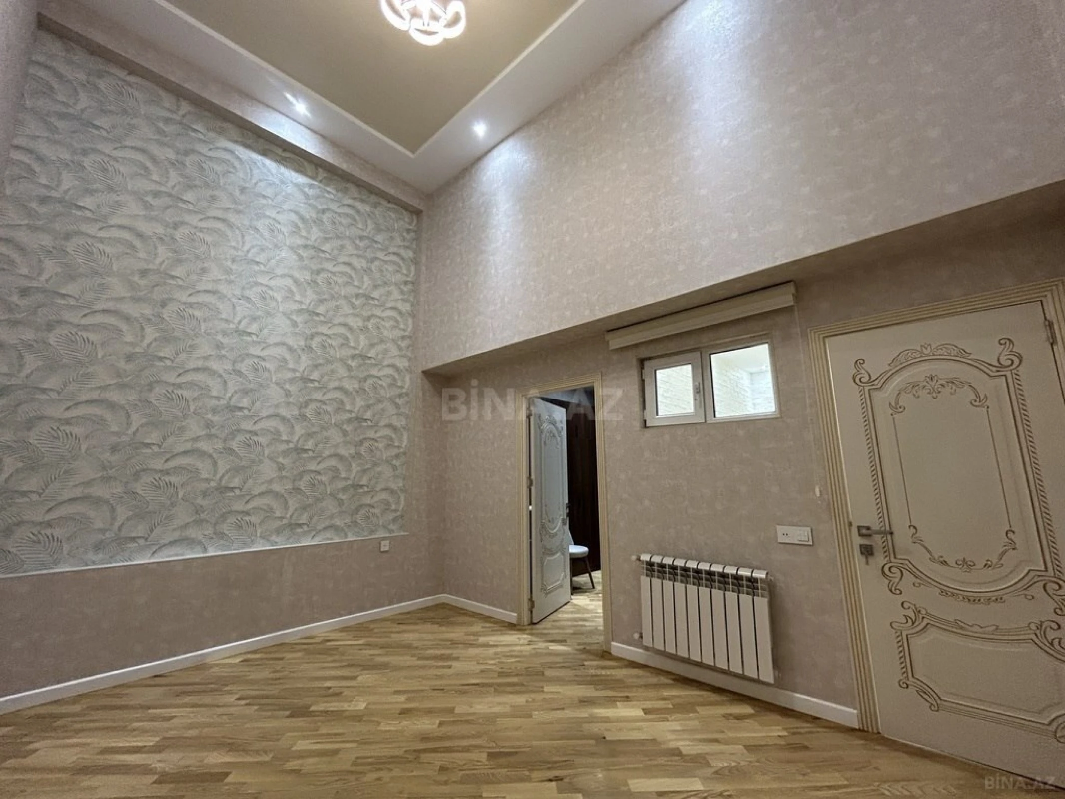 Satılır 4 otaqlı mənzil 140 m²
