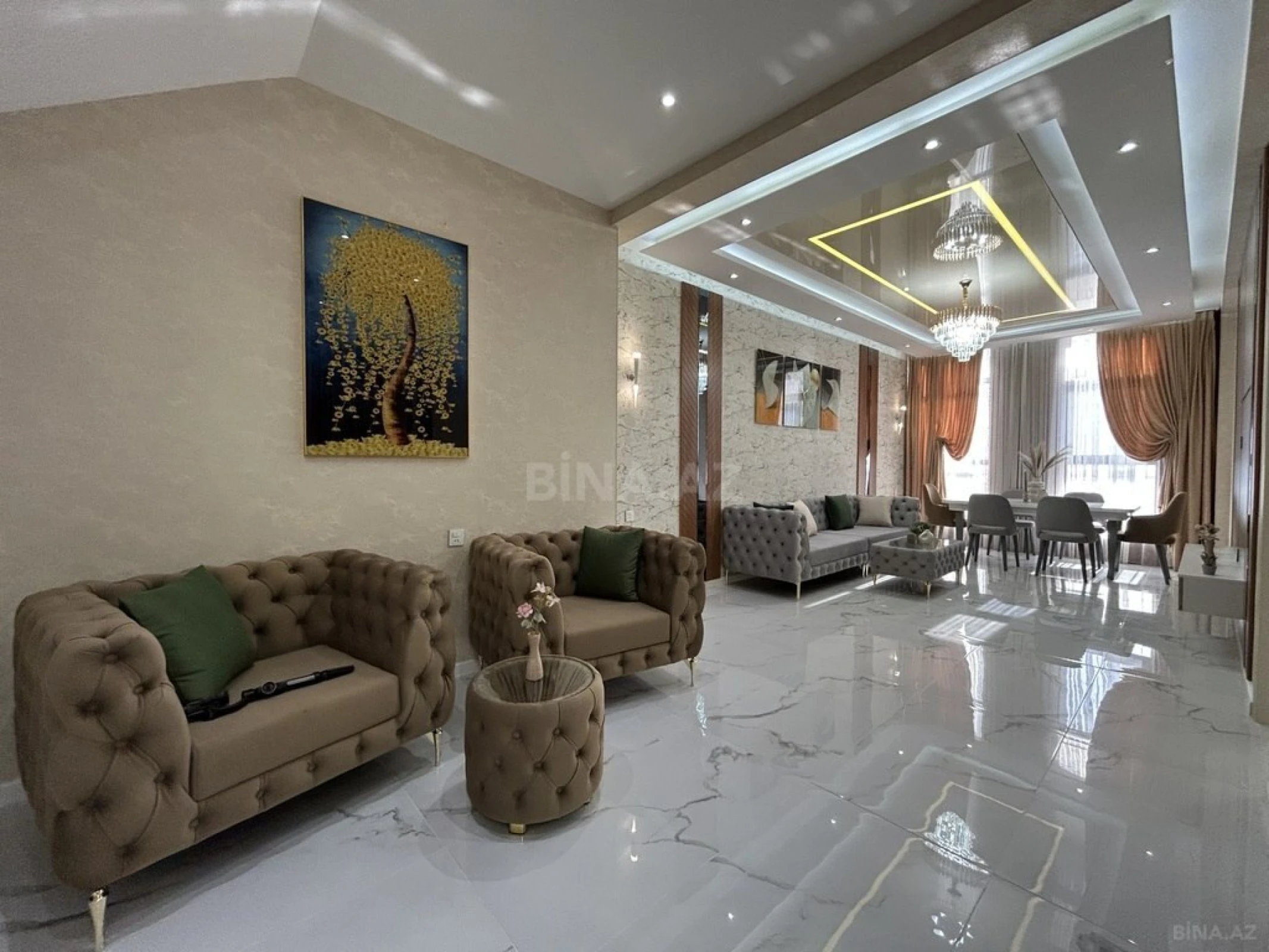 Satılır 4 otaqlı mənzil 140 m²