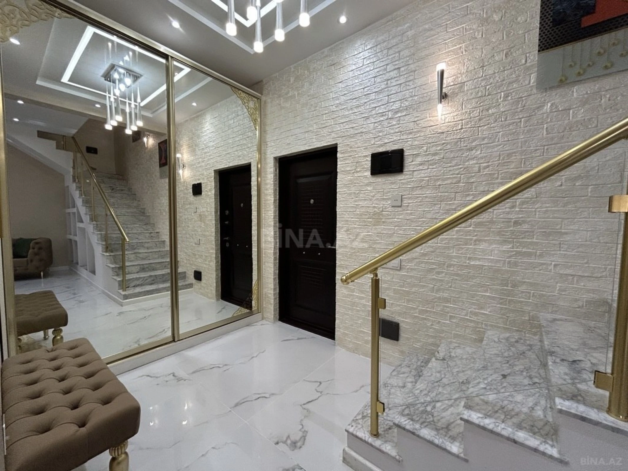 Satılır 4 otaqlı mənzil 140 m²