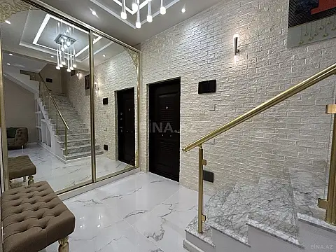 Satılır 4 otaqlı mənzil 140 m²