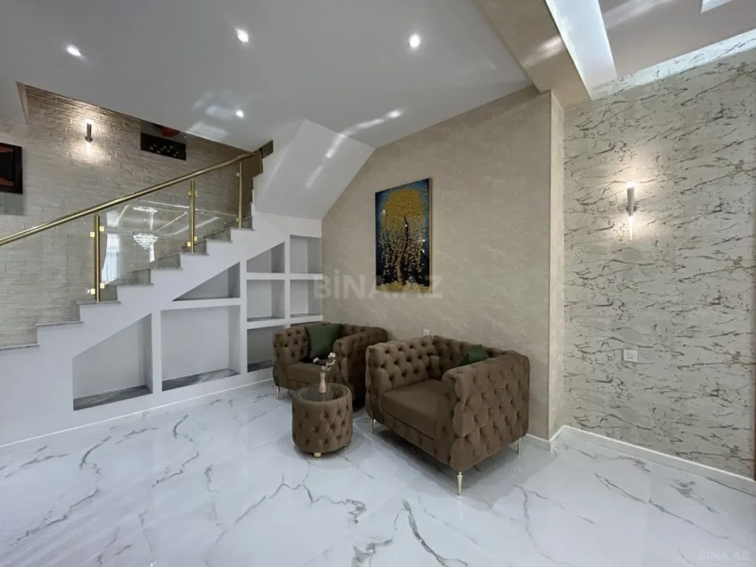 Satılır 4 otaqlı mənzil 140 m²