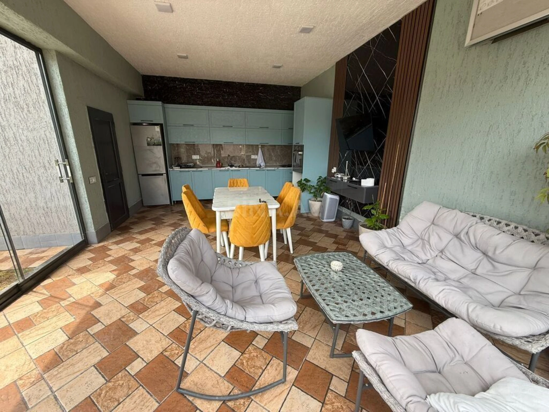 Kirayə verilir 5 otaqlı həyət evi 300 m²