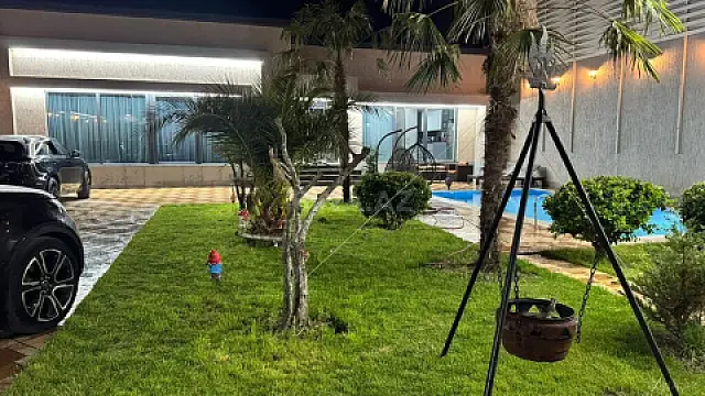 Kirayə verilir 5 otaqlı həyət evi 300 m²