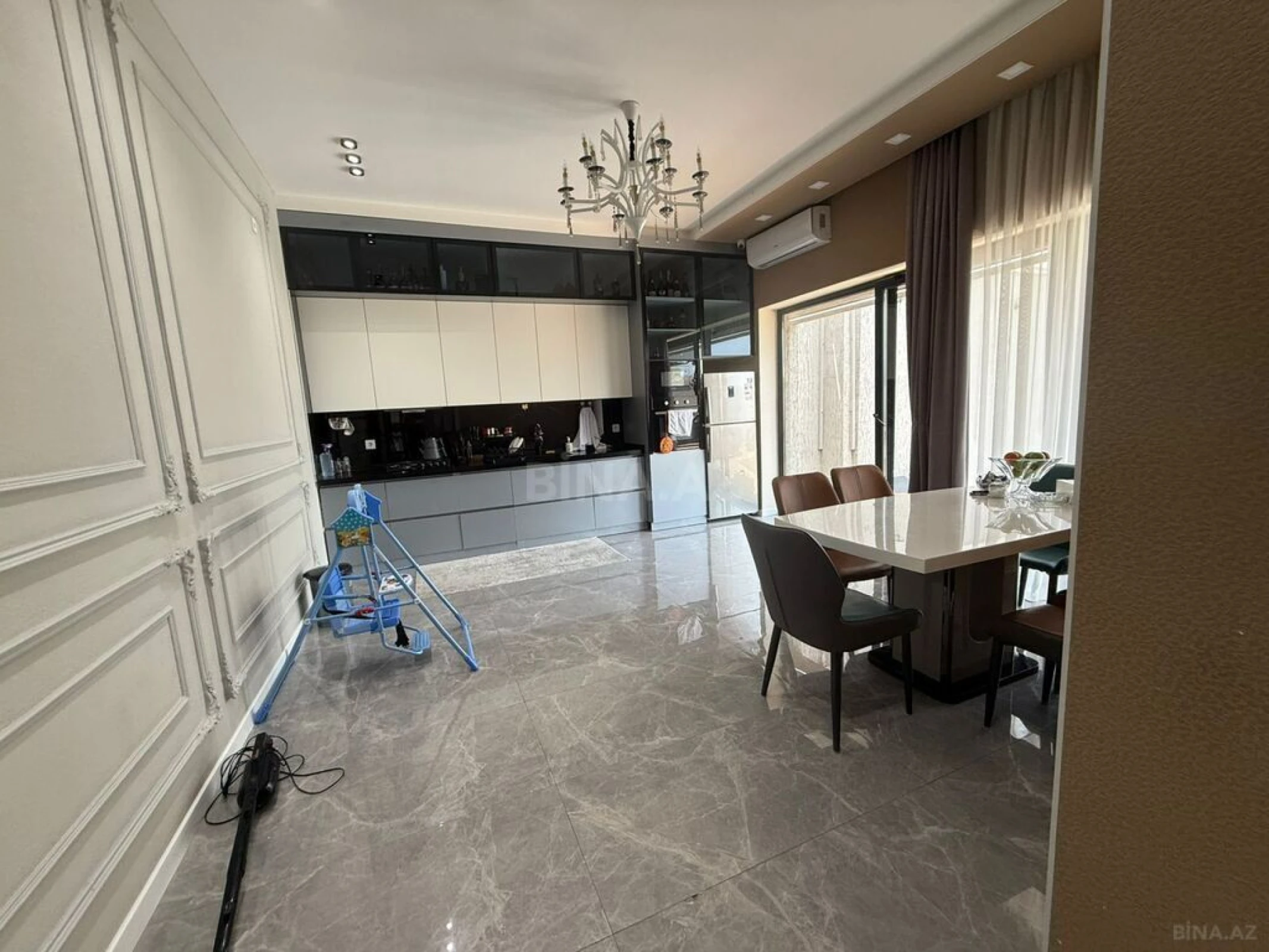 Kirayə verilir 5 otaqlı həyət evi 300 m²