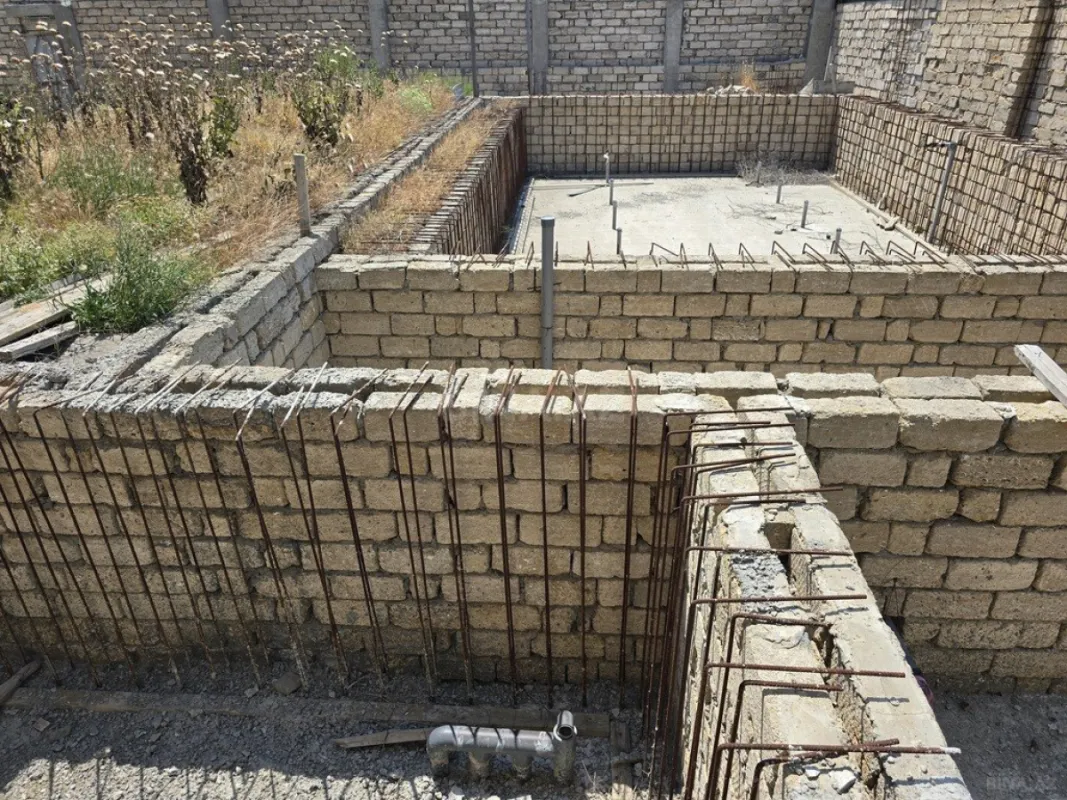 Satılır 8 otaqlı həyət evi 1100 m²