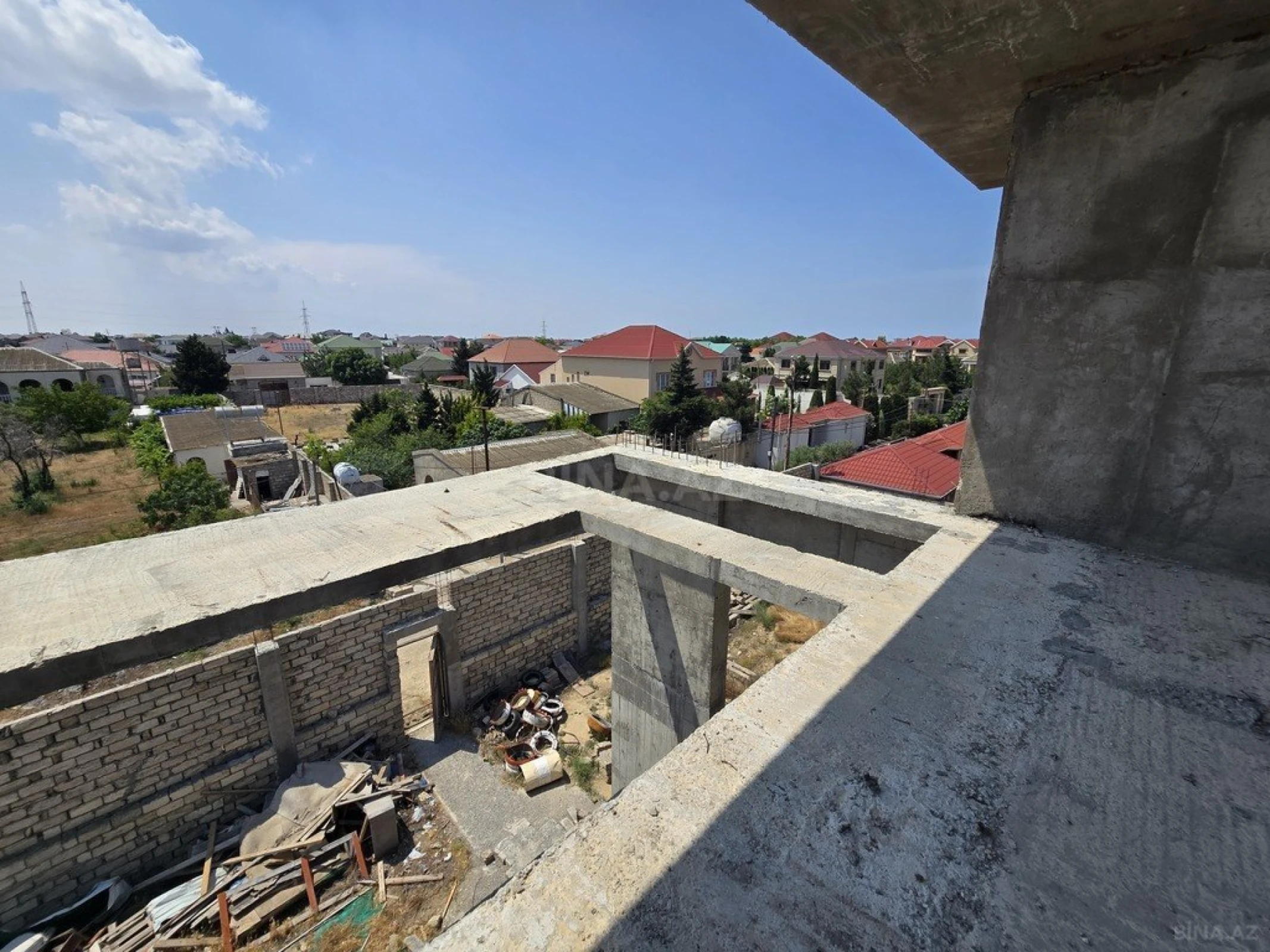 Satılır 8 otaqlı həyət evi 1100 m²