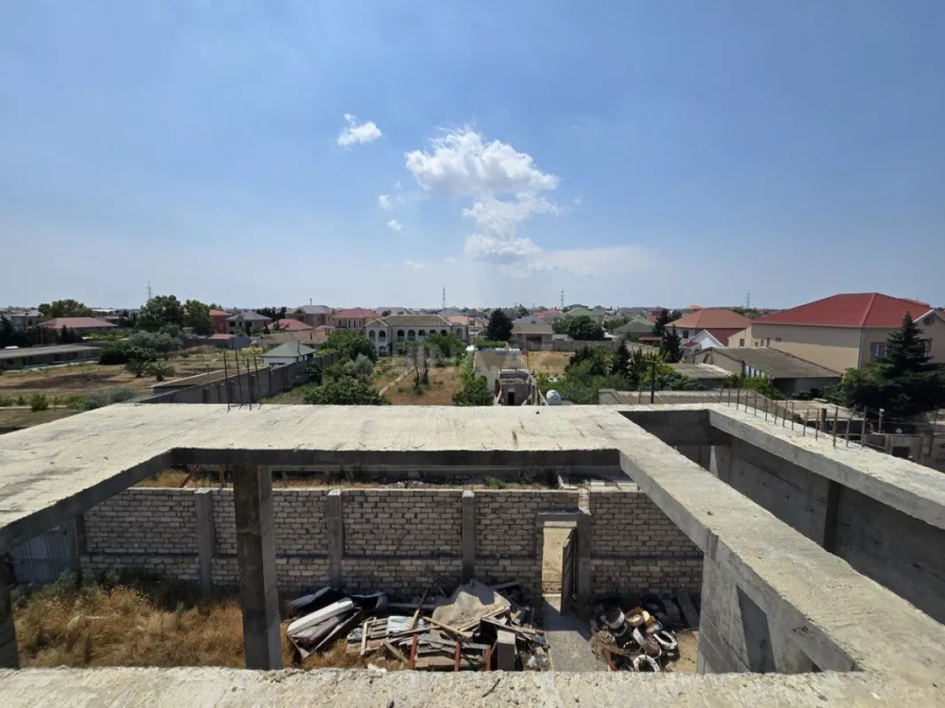 Satılır 8 otaqlı həyət evi 1100 m²