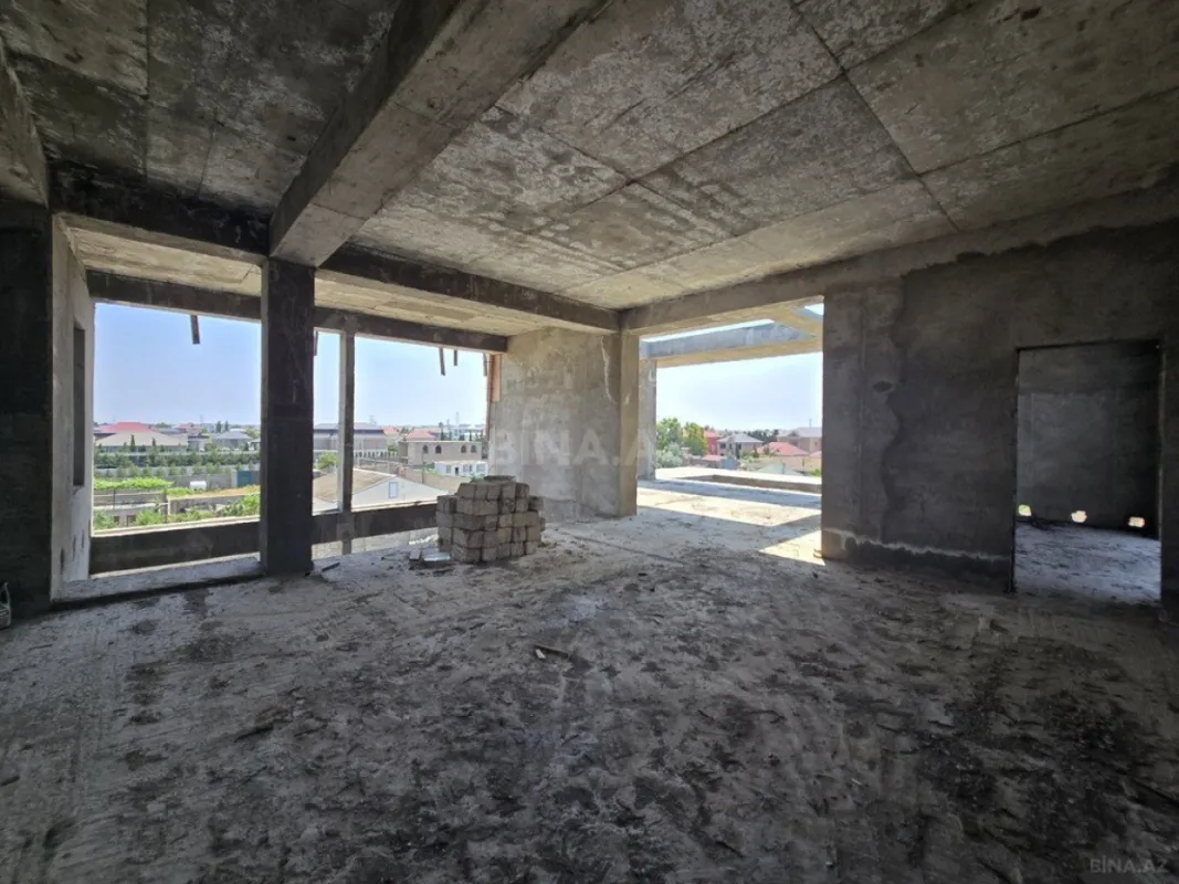 Satılır 8 otaqlı həyət evi 1100 m²