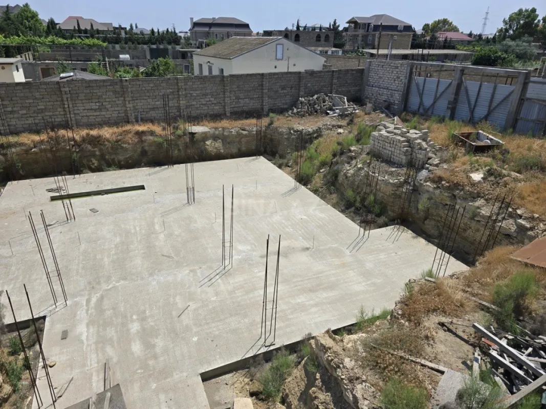 Satılır 8 otaqlı həyət evi 1100 m²