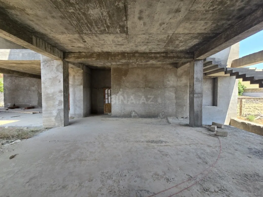 Satılır 8 otaqlı həyət evi 1100 m²