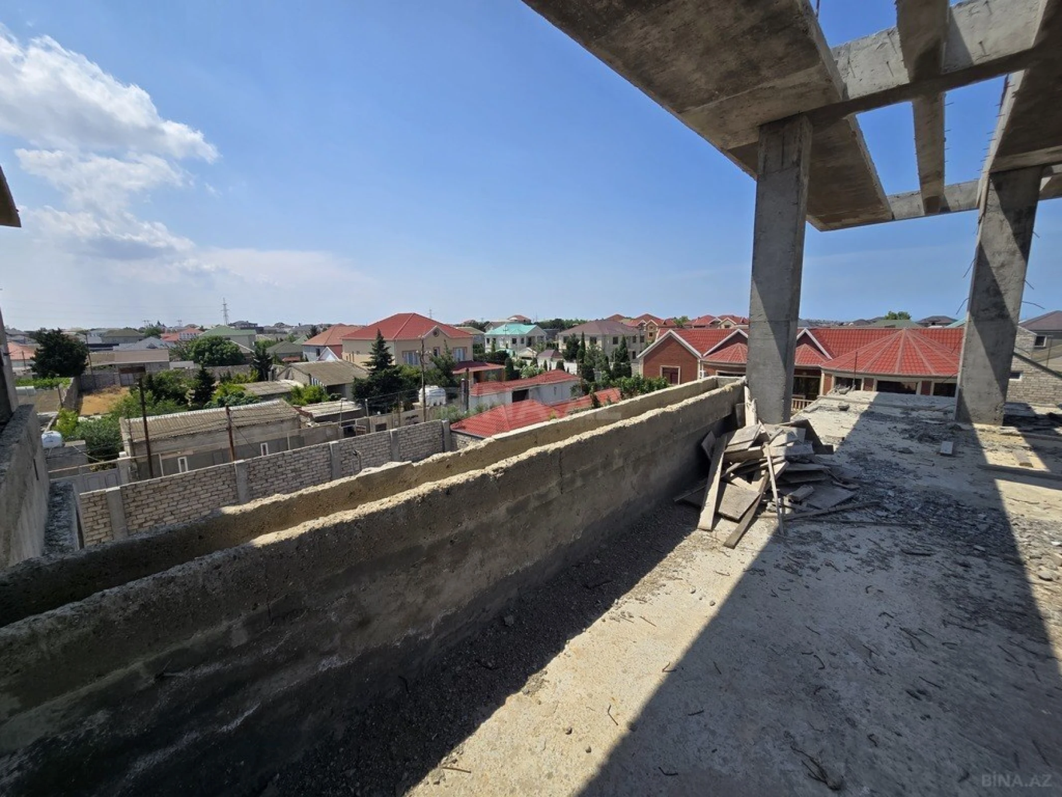Satılır 8 otaqlı həyət evi 1100 m²