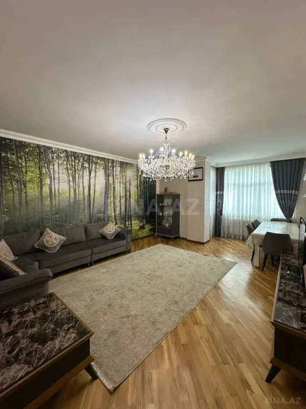 Satılır 4 otaqlı mənzil 181 m²