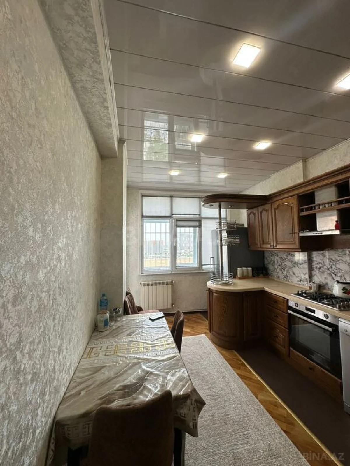 Satılır 4 otaqlı mənzil 181 m²