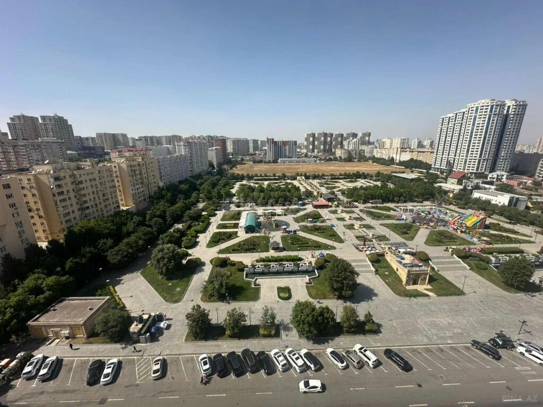Satılır 4 otaqlı mənzil 181 m²