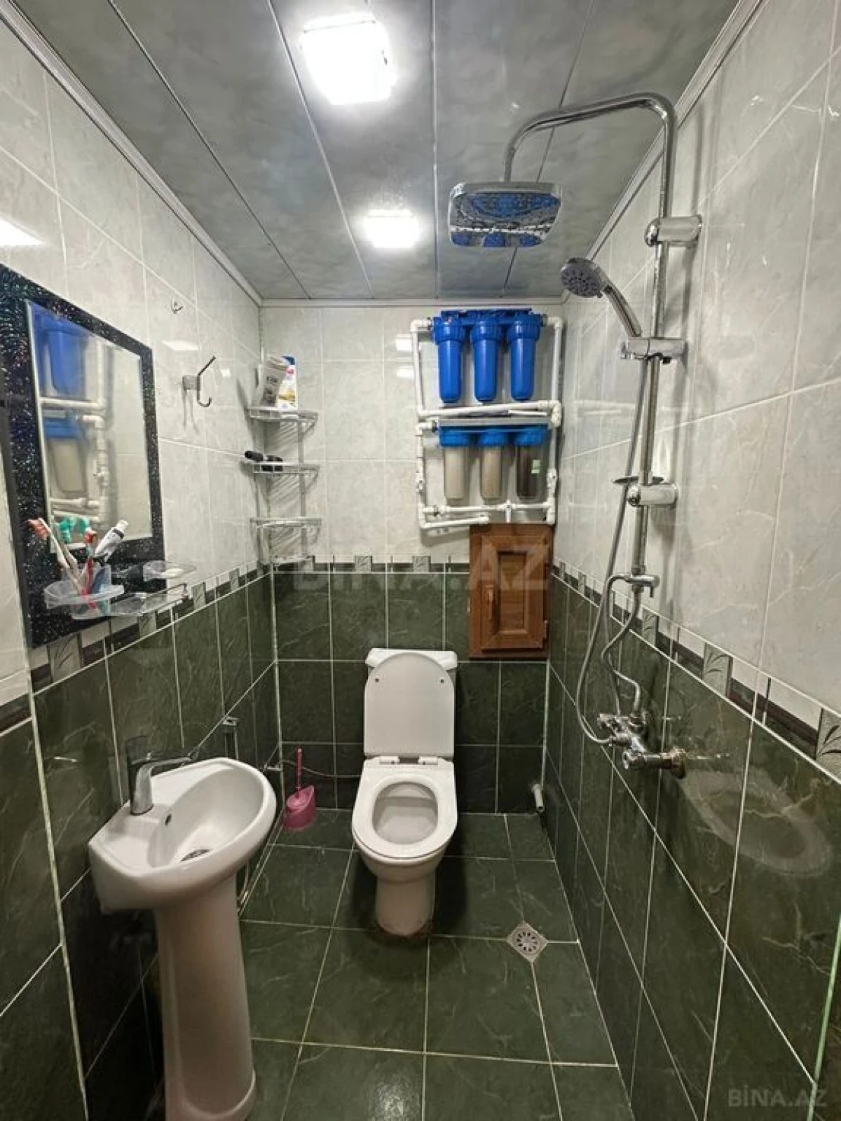 Satılır 4 otaqlı mənzil 181 m²