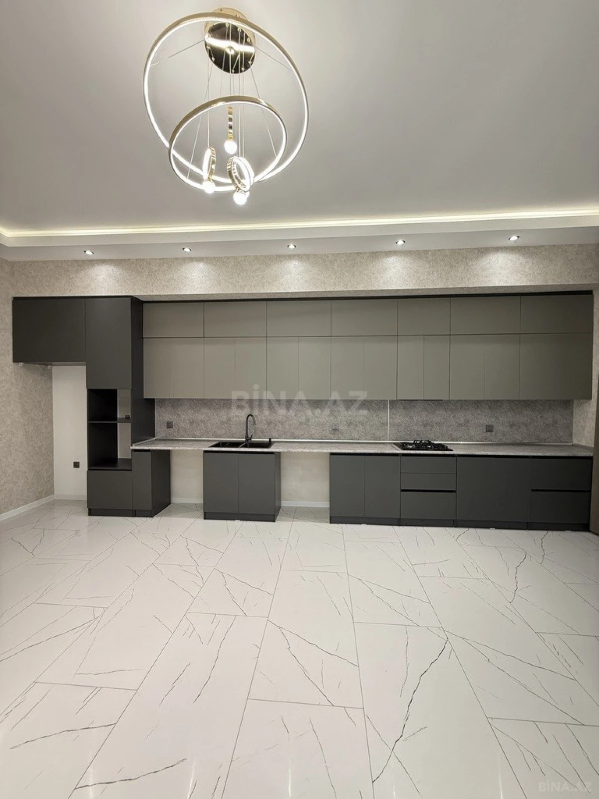 Satılır 4 otaqlı həyət evi 200 m²