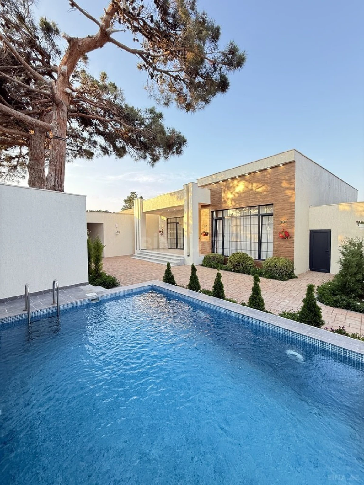 Satılır 4 otaqlı həyət evi 160 m²