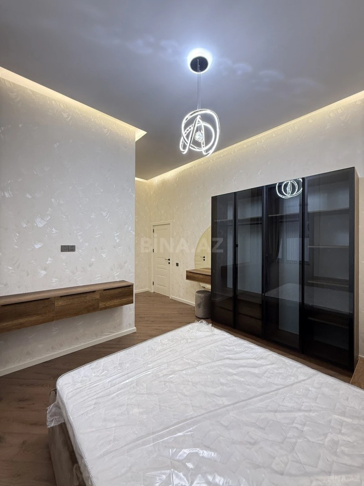 Satılır 4 otaqlı həyət evi 160 m²