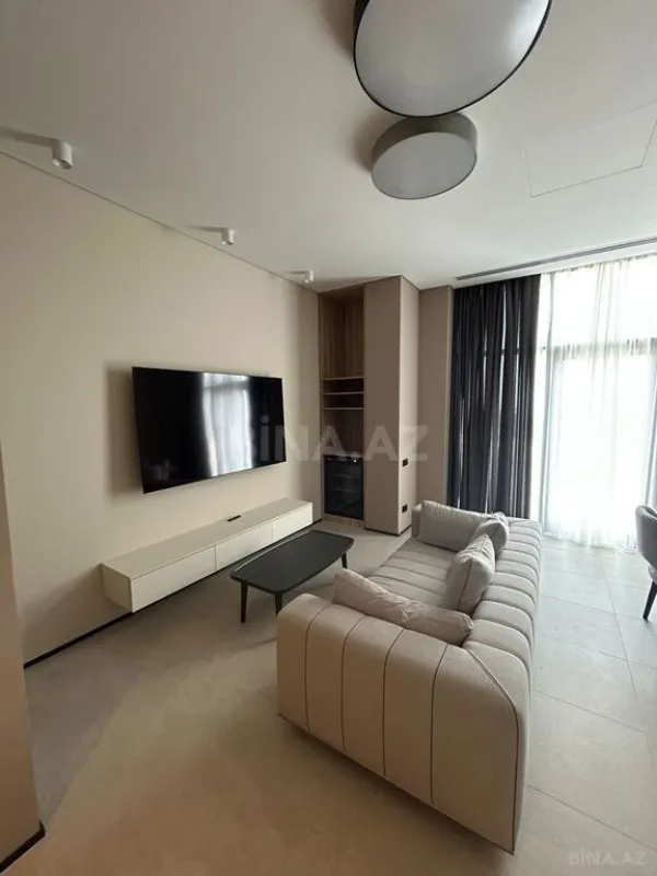 Kirayə verilir 3 otaqlı mənzil 138 m²