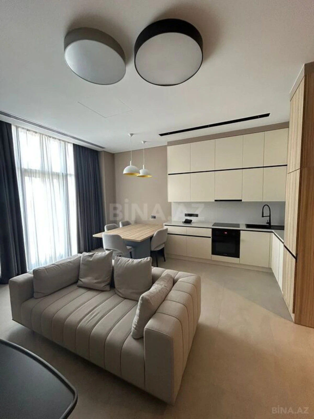 Kirayə verilir 3 otaqlı mənzil 138 m²