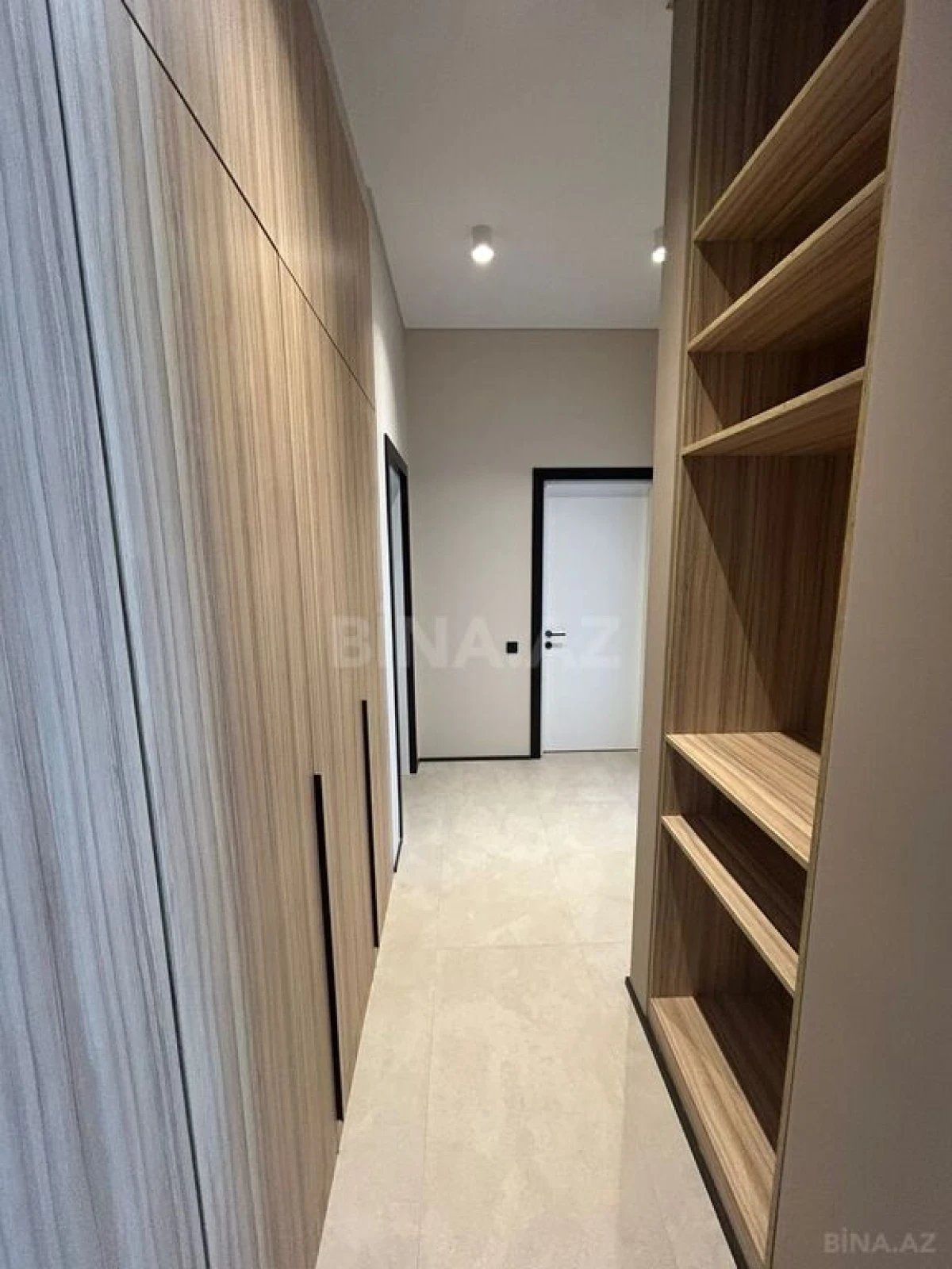 Kirayə verilir 3 otaqlı mənzil 138 m²