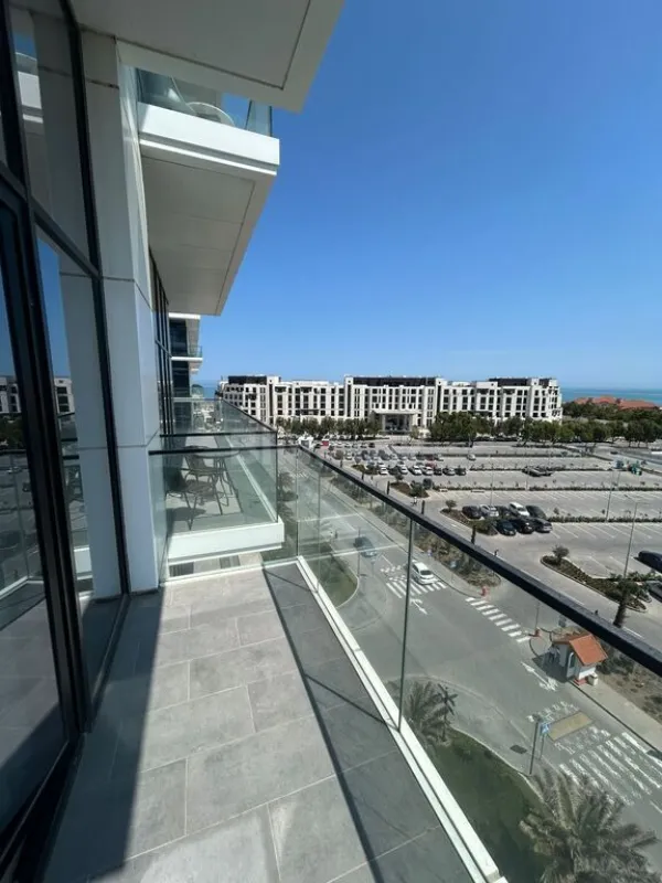 Kirayə verilir 3 otaqlı mənzil 138 m²