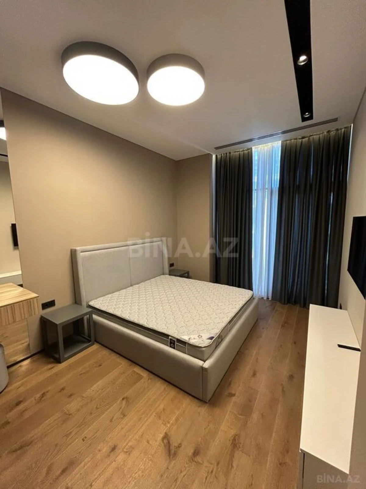 Kirayə verilir 3 otaqlı mənzil 138 m²