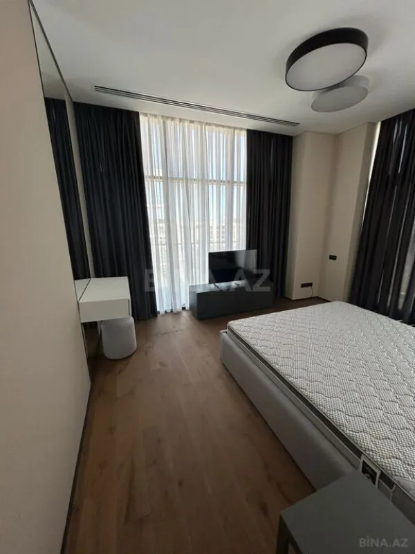 Kirayə verilir 3 otaqlı mənzil 138 m²