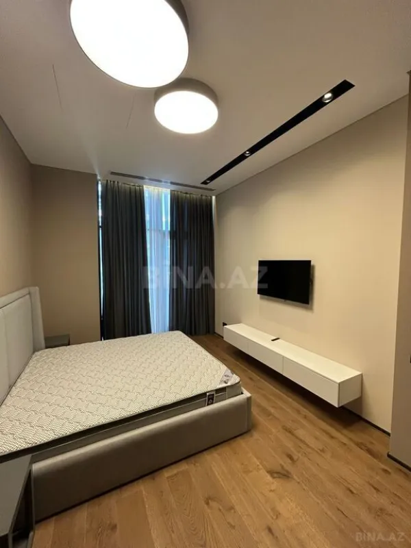 Kirayə verilir 3 otaqlı mənzil 138 m²