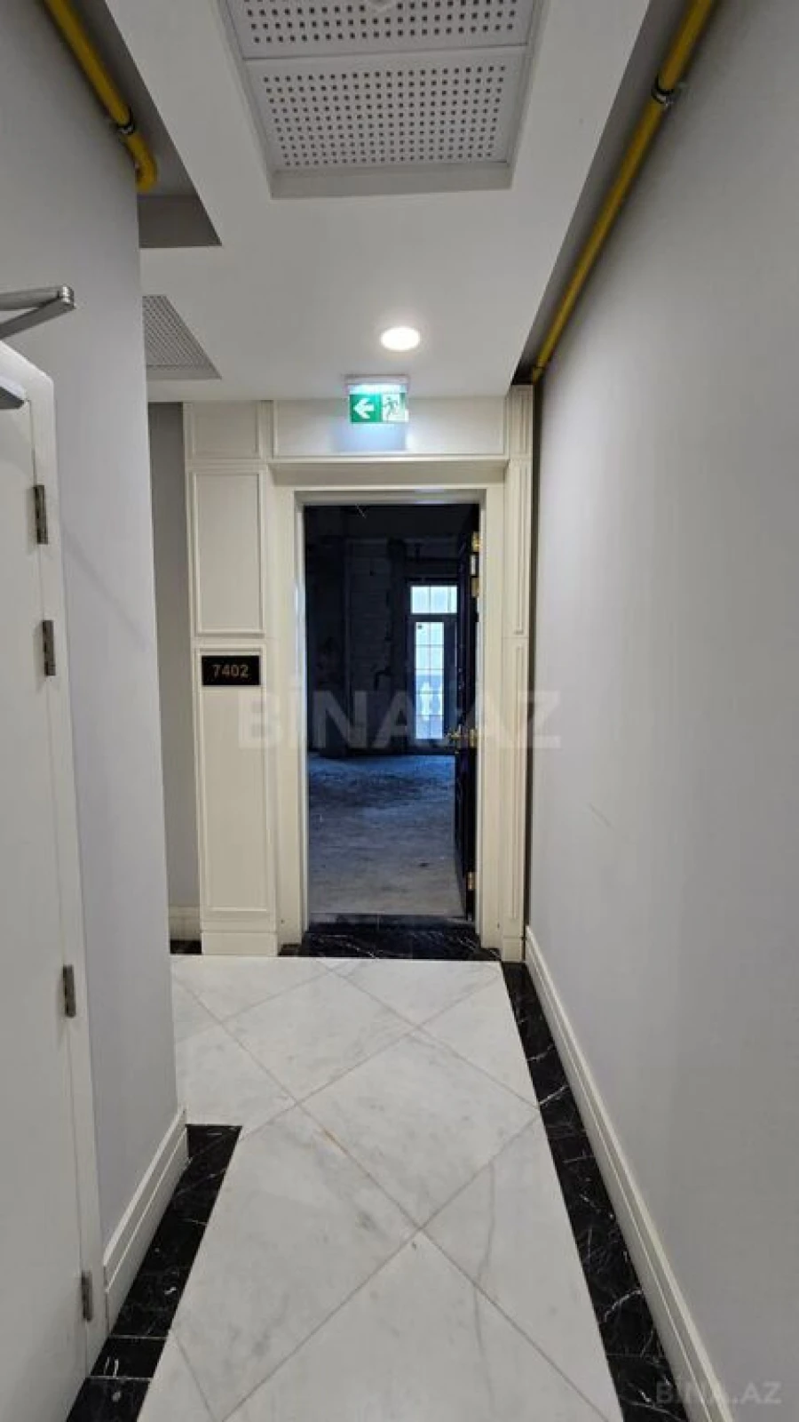 Satılır 4 otaqlı mənzil 145 m²